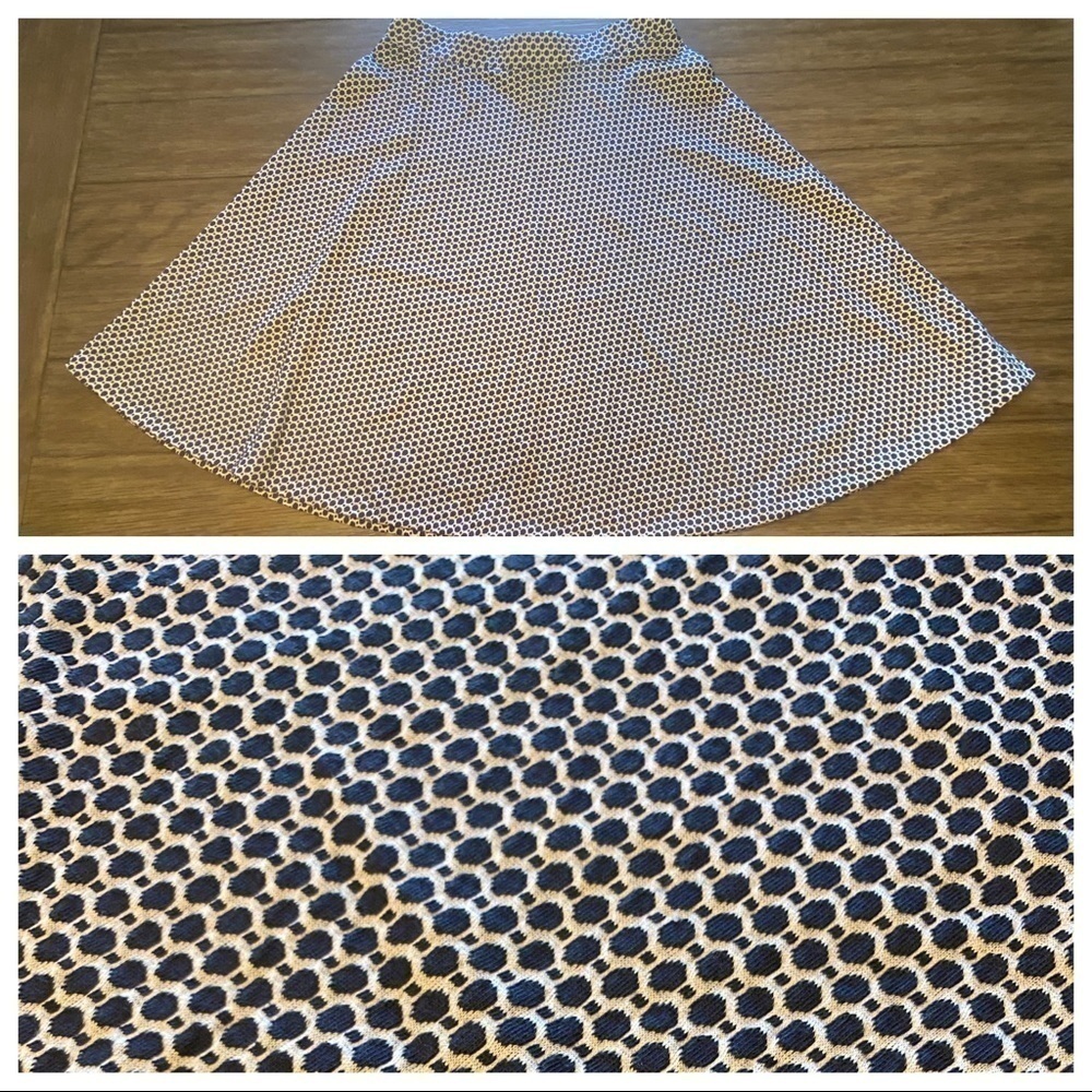 👗3/$25Women’s Talbots Aline geometric blue white waisted